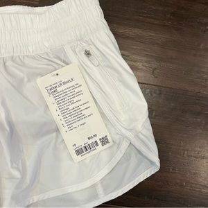 Lululemon Tracker LR Short 4” Lined